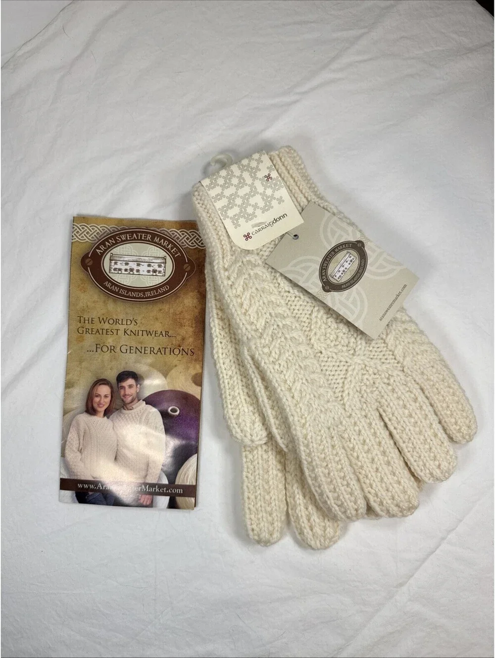 New Authentic Aran Sweater Market Irish Wool Gloves Cream Cable Knit - NWT A3-3